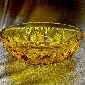 Vintage anchor, hocking  Amber bowl.